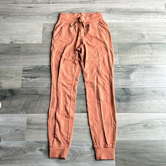 Lululemon High Waisted Ready To Rulu Jogger - Picture 2 of 7